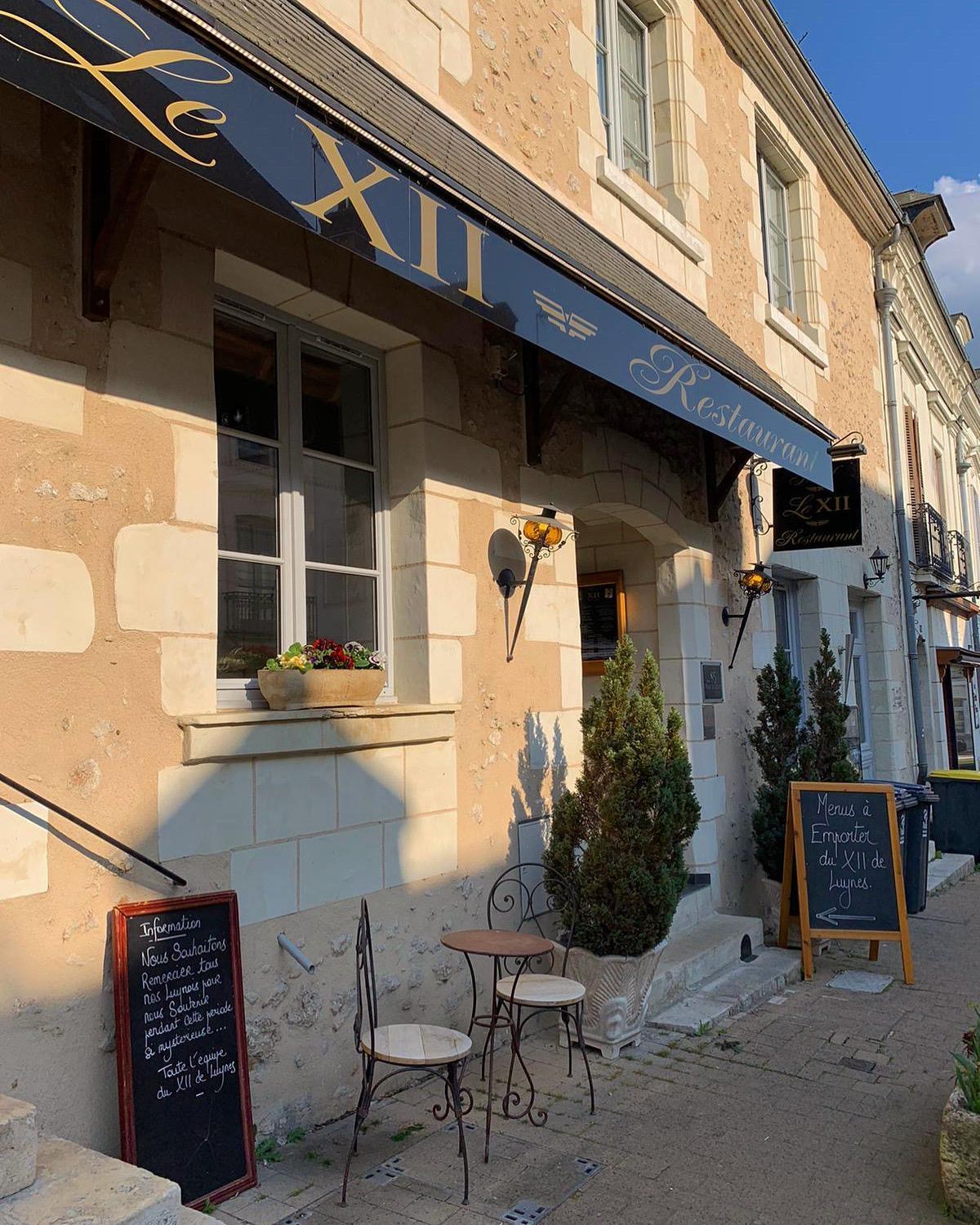 Hotel-Restaurant-Chambre Insolite Spa - Le XII De Luynes Luynes  Exterior photo