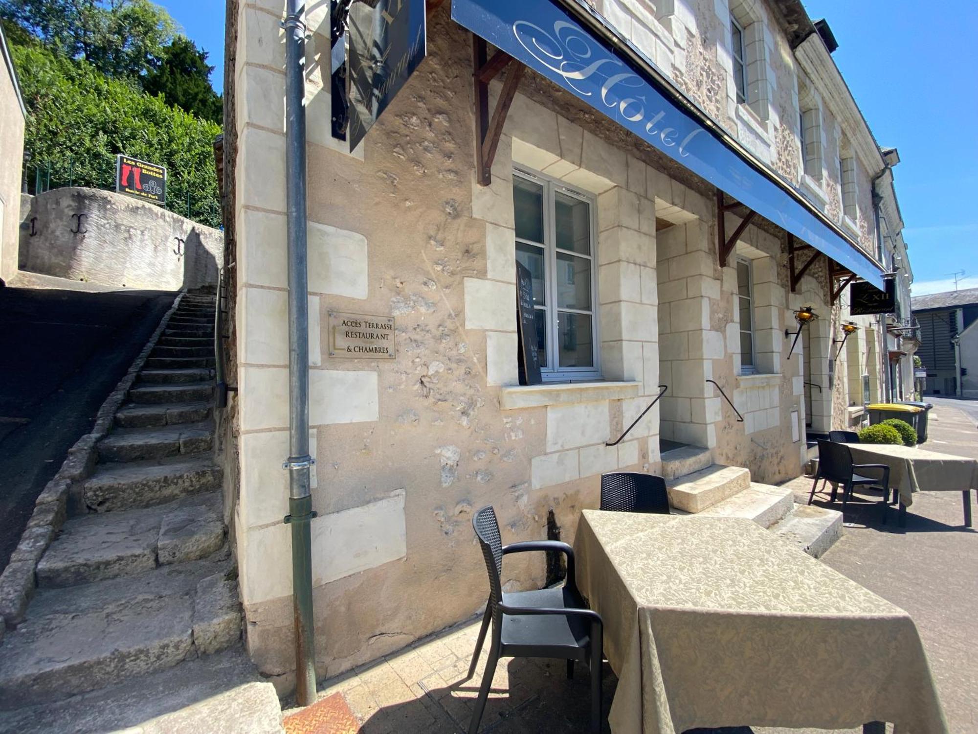 Hotel-Restaurant-Chambre Insolite Spa - Le XII De Luynes Luynes  Exterior photo